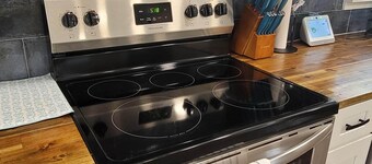 Cozy Modern Farmhouse at Milhaven