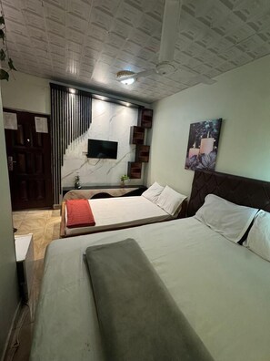 Family Twin Room | Free WiFi