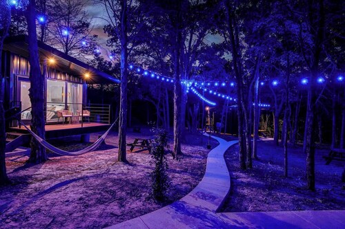 The Barn Owl | Cozy Treehouse + Pickleball Court