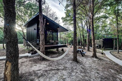 The Barn Owl | Cozy Treehouse + Pickleball Court