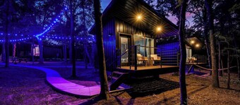 The Black Crow | Couples’ Escape + Pickleball