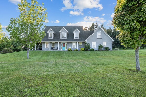 Exterior - Charming Rustico 3BR with Harbour Views, Firepit & Minutes from PEI Beaches (Prince Edward Island)