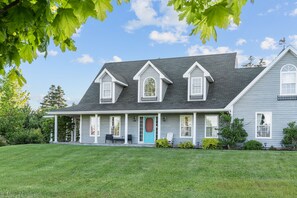 Exterior - Charming Rustico 3BR with Harbour Views, Firepit & Minutes from PEI Beaches (Prince Edward Island)