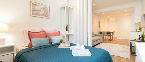 3 chambres, fer et planche à repasser, lit parapluie, Wi-Fi gratuit