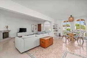 Smart TV - Elegant Flat with Pool & Balcony by HostWise (Tavira)