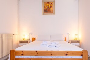 Ferros/tábuas de passar roupa, Wi-Fi de cortesia, roupa de cama