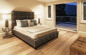 7 bedrooms, iron/ironing board, WiFi, bed sheets