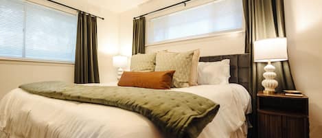 1 slaapkamer, een strijkplank/strijkijzer, gratis wifi, beddengoed
