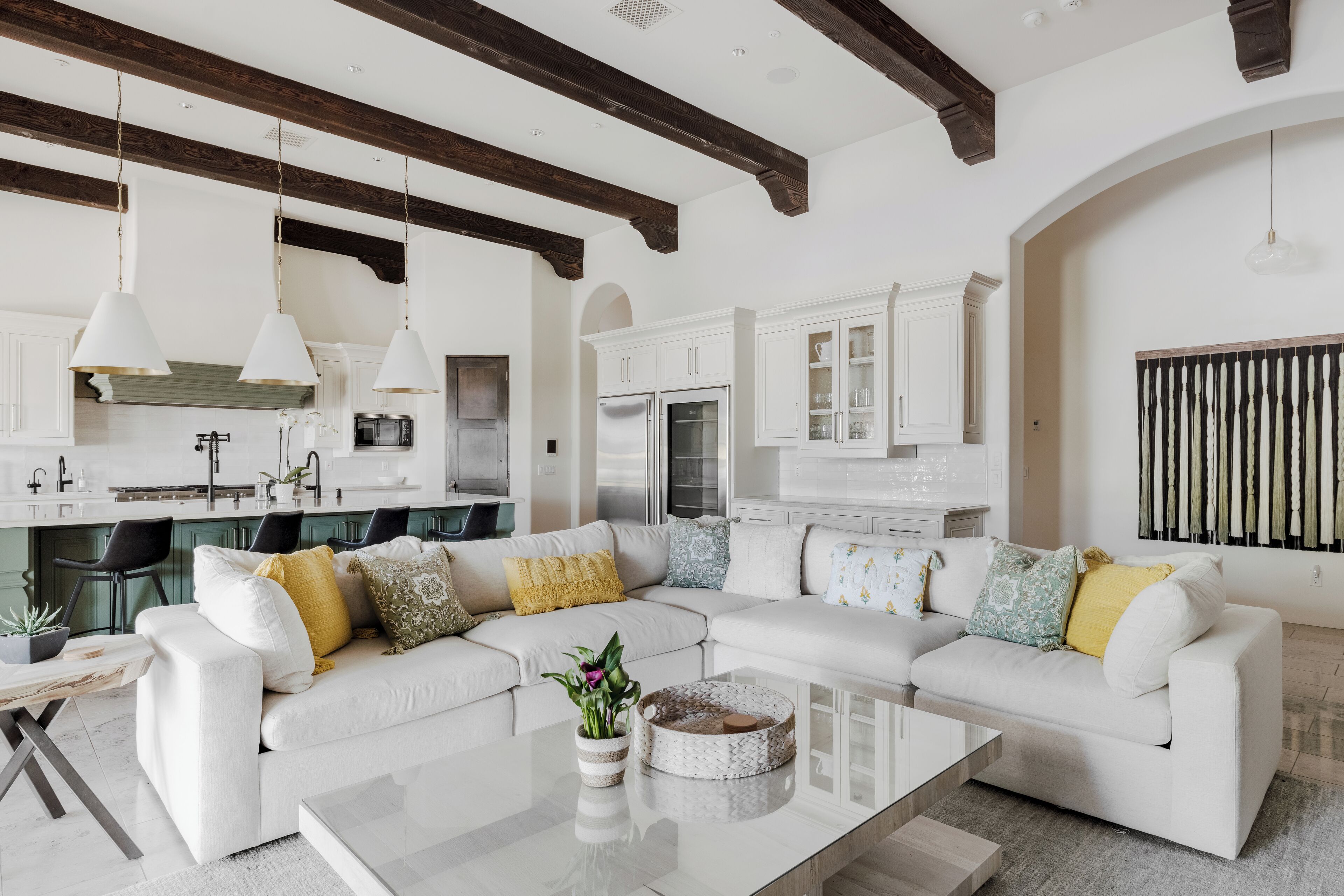 Télévision, cheminée, jeux vidéo, table de tennis de table