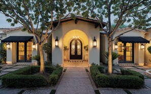 Exterior detail - SWSS Casa Consola: Retreat 9 Beds | Pool Hot Tub Putting Green Office Game Room Ping Pong (Paradise Valley)