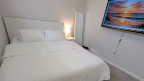 1 soverom, skrivebord, strykejern/-brett og wi-fi (inkludert)