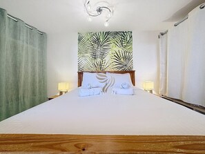 Iron/ironing board, WiFi, bed sheets