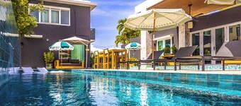 LaChanel QnRoomPool ResortVibe NearBeach