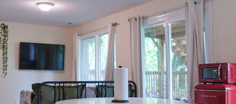 Rosewood Loft I Lower Suite