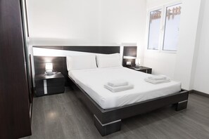 4 chambres, fer et planche à repasser, accès à Internet, literie fournie