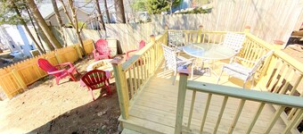 Squantz Pond Oasis, charming cottage, Firepit and lake view