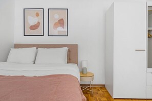 Fer et planche à repasser, Wi-Fi, draps fournis