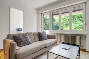 Télévision, chaîne hi-fi