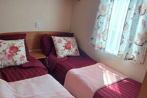 3 bedrooms, iron/ironing board, bed sheets