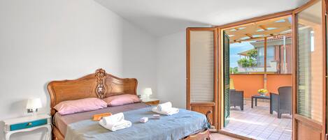 1 室のベッドルーム、WiFi (無料)、ベッドシーツ