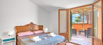 Chianti Wine Site Apt Private Balcony, Montespertoli, Italy