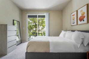 1 slaapkamer, een strijkplank/strijkijzer, wifi, beddengoed