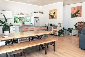 Premium Villa, Garden View | In-room dining - La Maison Soleil with heated Swim Spa (Waiheke Island)