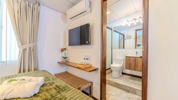 Chambre Double Confort | Surmatelas, minibar, décoration personnalisée, rideaux occultants