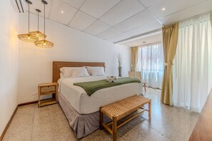 豪華雙人房 | 舒適加層、迷你吧、獨特裝潢、遮光布/窗簾