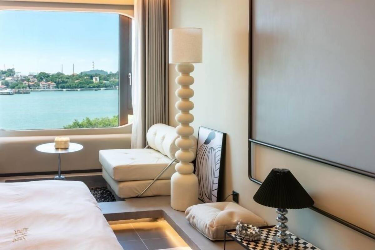 Habitación exclusiva doble | Decoración individual, tabla de planchar con plancha, wifi gratis