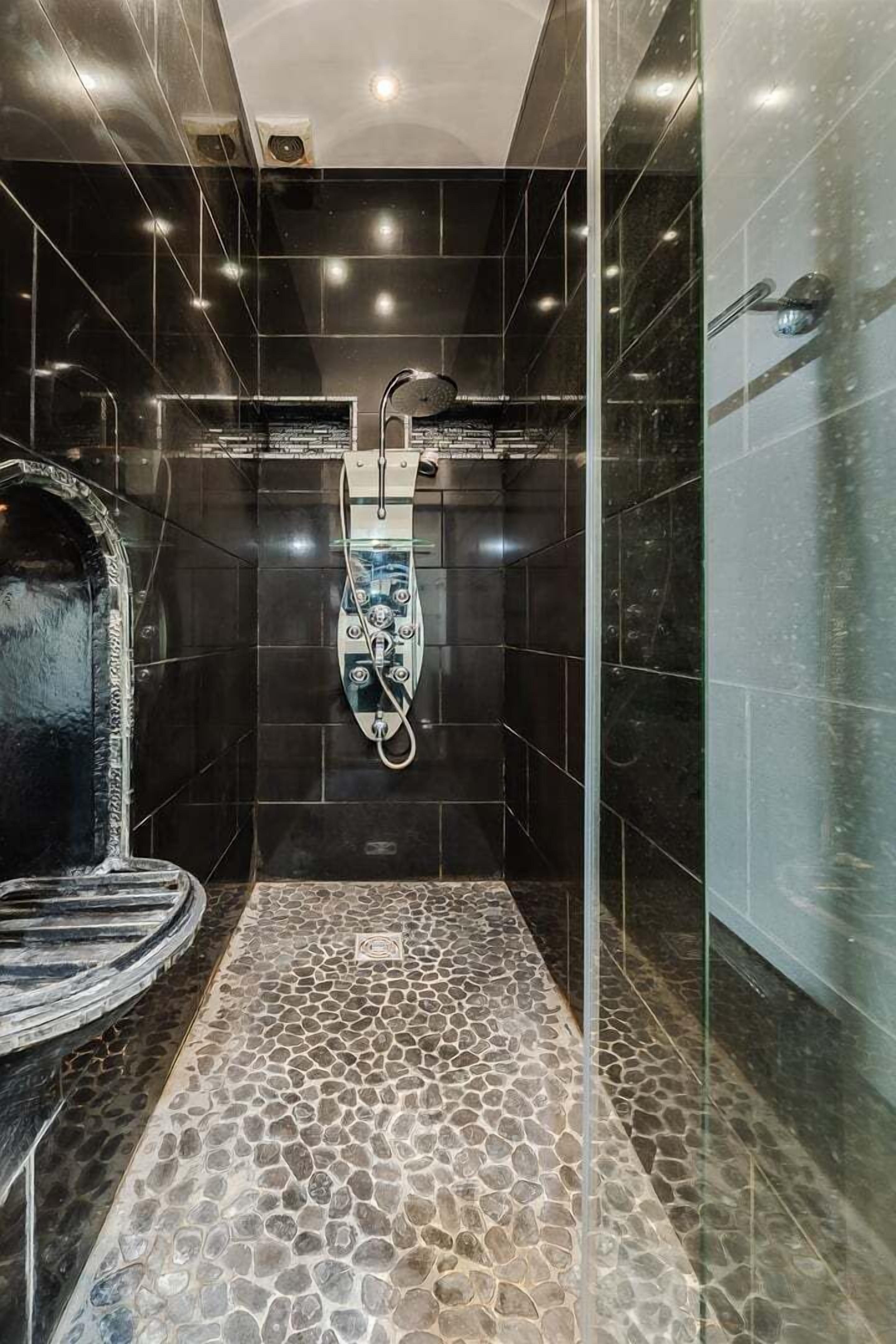 Douche, serviettes fournies
