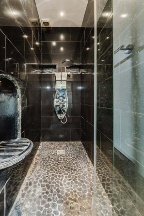 Shower, towels