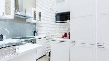 Fridge, oven, dishwasher, toaster