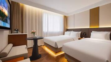 Warm Family Room | Free WiFi, bed sheets