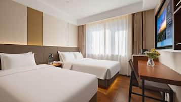 Warm Family Room | Free WiFi, bed sheets
