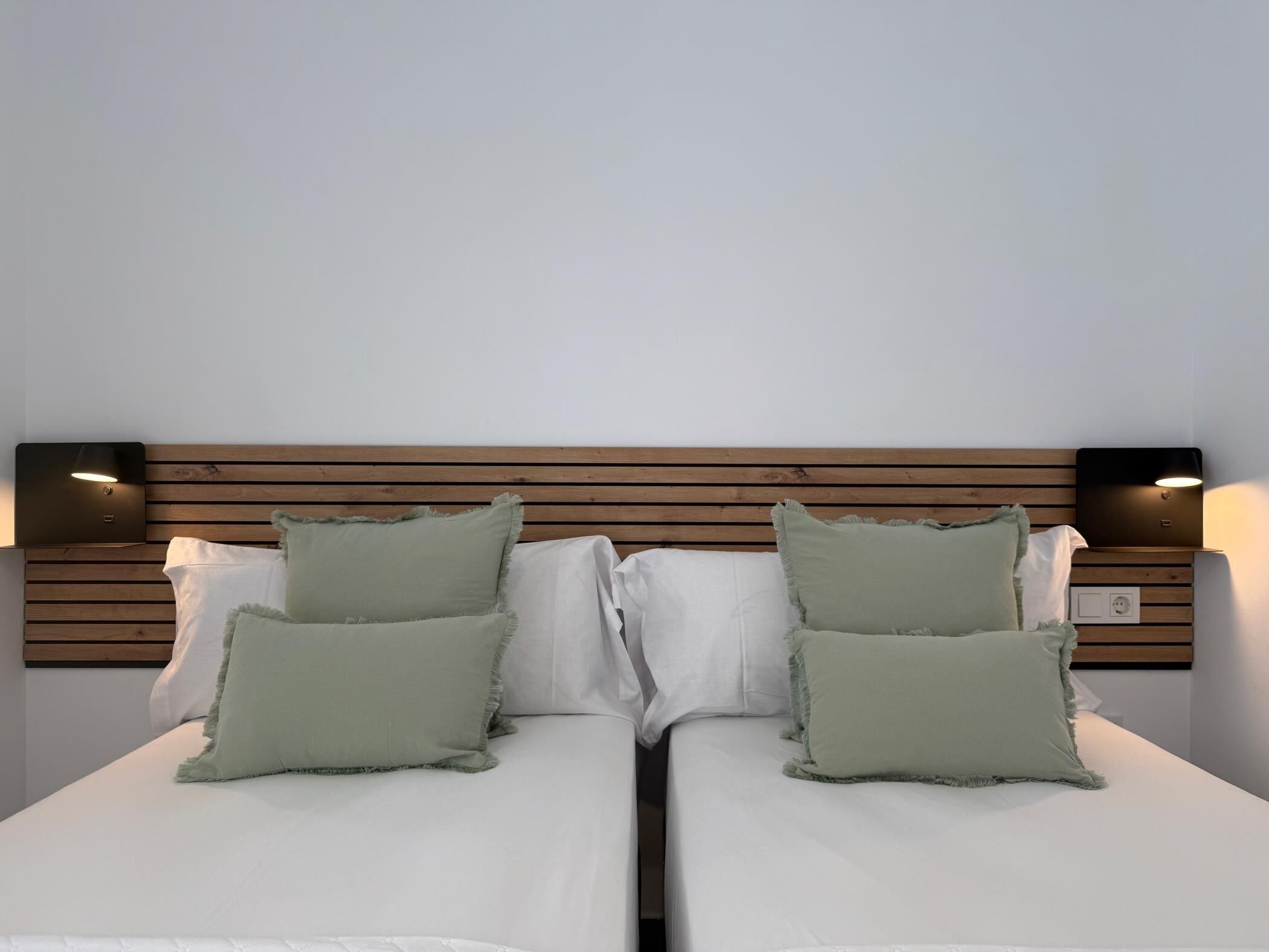 2 dormitorios, tabla de planchar con plancha, Internet y ropa de cama