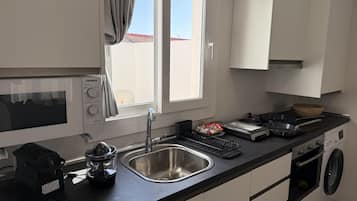 Frigorifero, microonde, forno, lavastoviglie
