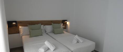 2 bedrooms, iron/ironing board, internet, bed sheets