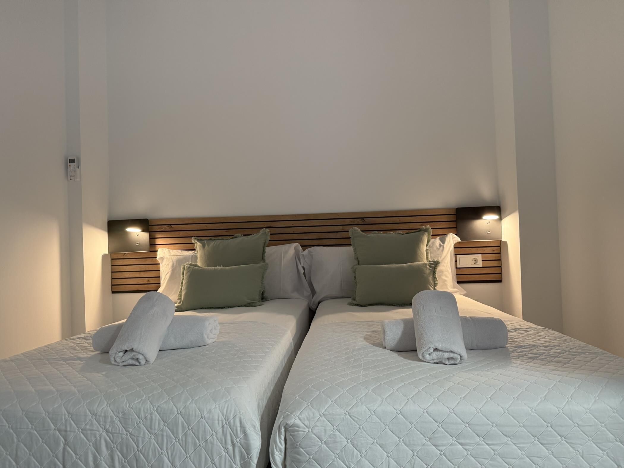 2 makuuhuonetta, silitysrauta/-lauta, internet, vuodevaatteet