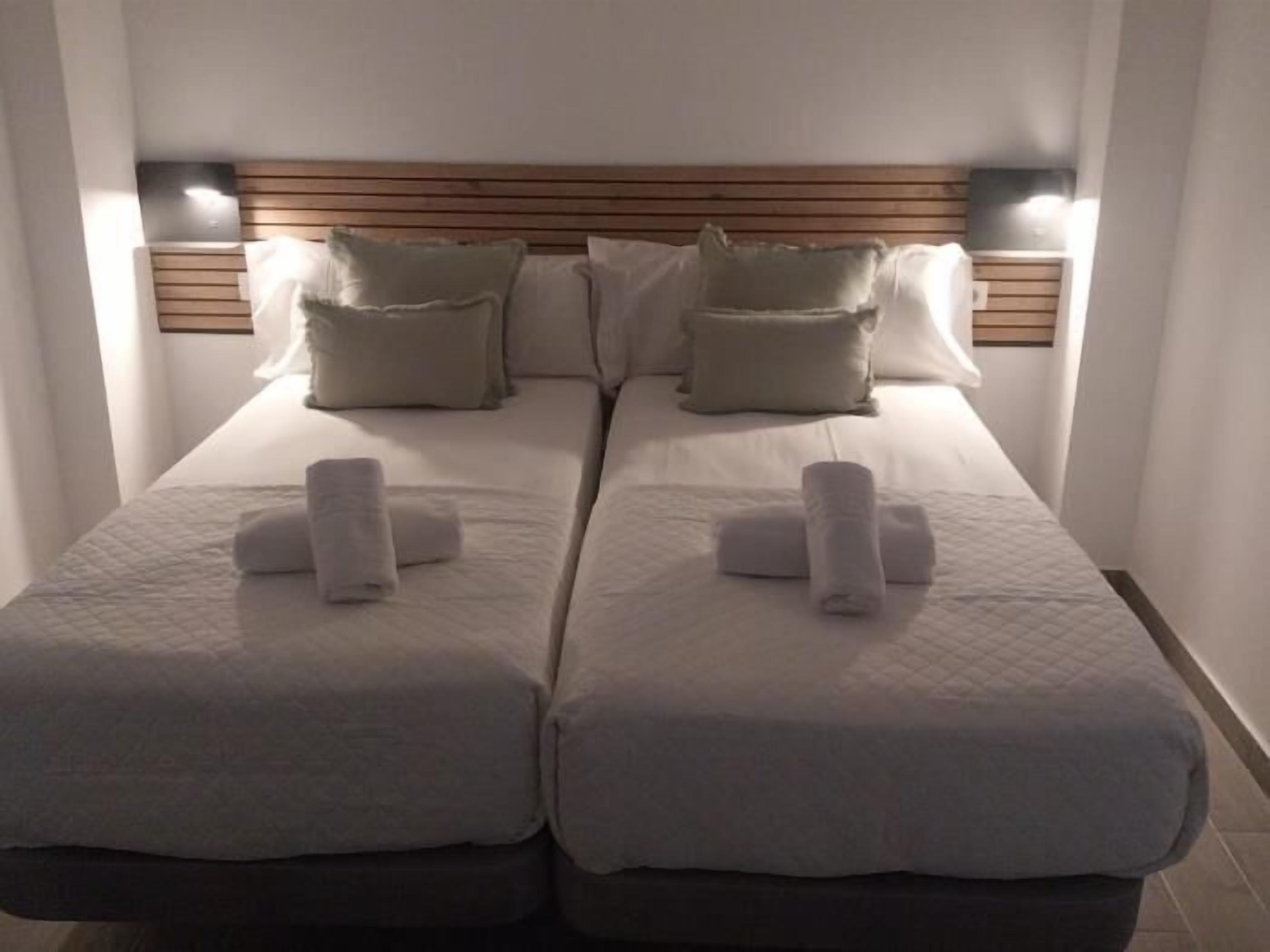 2 chambres, fer et planche à repasser, accès Internet, draps fournis