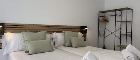 2 bedrooms, iron/ironing board, internet, bed sheets