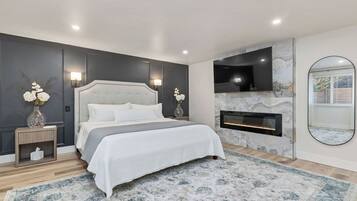 4 bedrooms, desk, iron/ironing board, travel crib