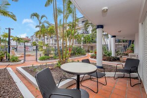2 Bedroom Apartment Queen + Queen | Terrace/patio