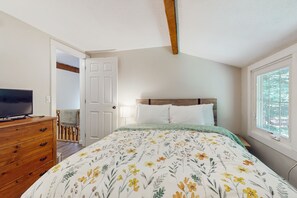 1 bedroom, iron/ironing board, Internet, bed sheets