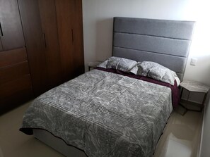 2 chambres, fer et planche à repasser, accès Internet, draps fournis