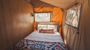 2 bedrooms, bed sheets