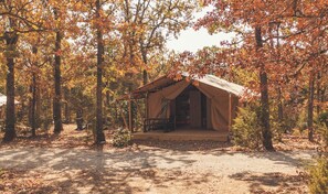 Terrace/patio - Glamping Getaway @ The Embers (Branson)