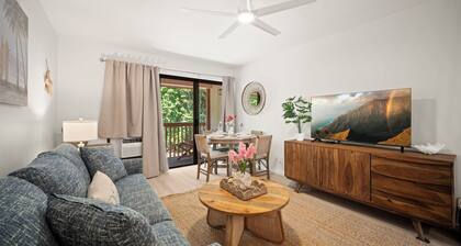 BRAND NEW REMODELED 2/2 Family Getaway! Walk to Amazing Beach, AC & WiFi
