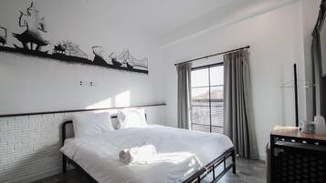 Deluxe Room | Desk, WiFi (free)