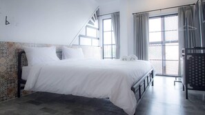 Deluxe kamer | Een bureau, gratis wifi